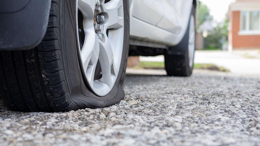 Limiter les coûts et l'utilisation des ressources grâce à la réparation des pneus