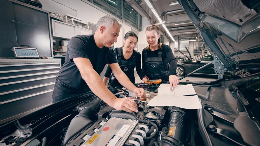 Mercedes-Benz zet in op kwaliteit van opleiding tot service