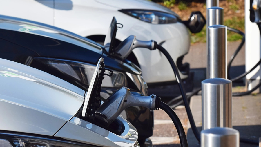 MINISTER VAN MOBILITEIT KOMT MET AANPAK UITROL LAADPAALINFRASTRUCTUUR