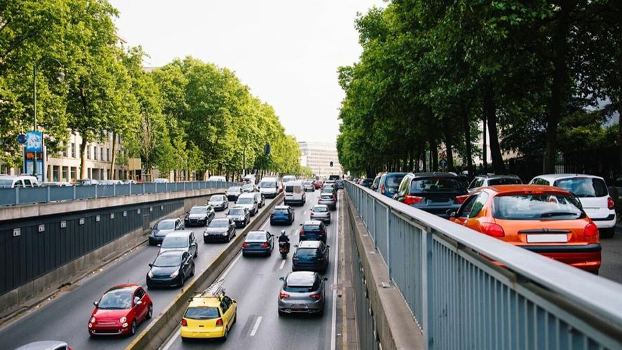 In 2020 reden we gemiddeld 4.000 km minder met de auto