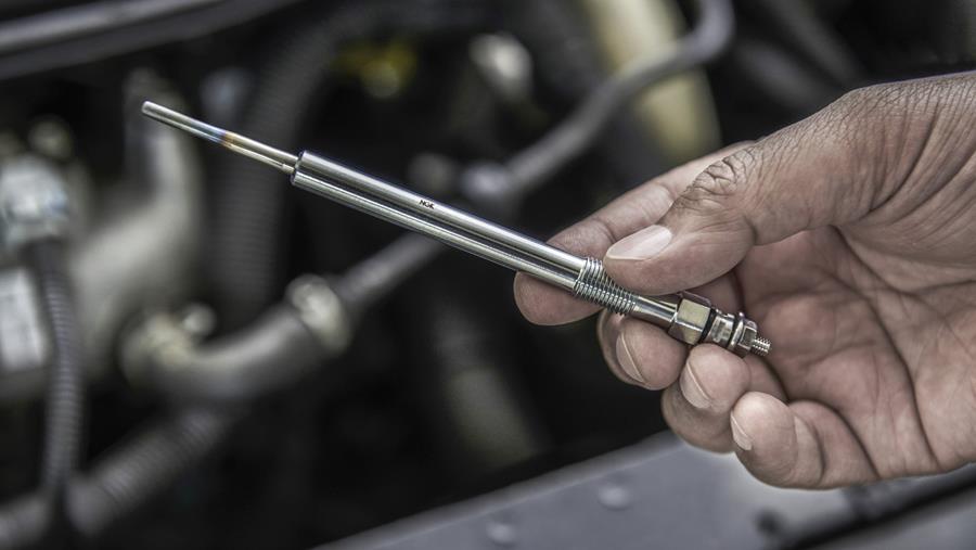 Une bougie d’allumage usée fait grimper la consommation de carburant