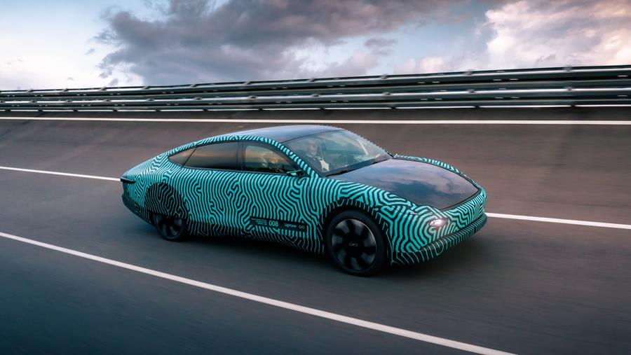 Prototype zonneauto Lightyear One rijdt 710 kilometer op volle accu