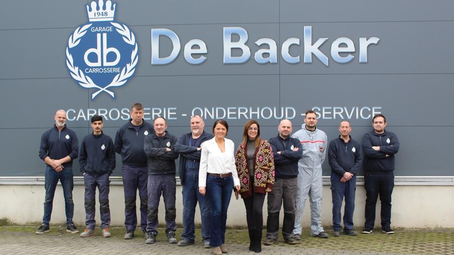 Ten Huize Van bij Carrosserie De Backer (Schoten)