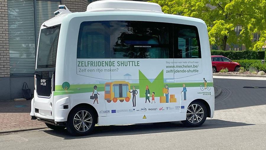 Eerste autonome shuttle op openbare weg