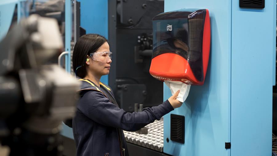 Moins de gaspillage avec les chiffons de nettoyage Tork