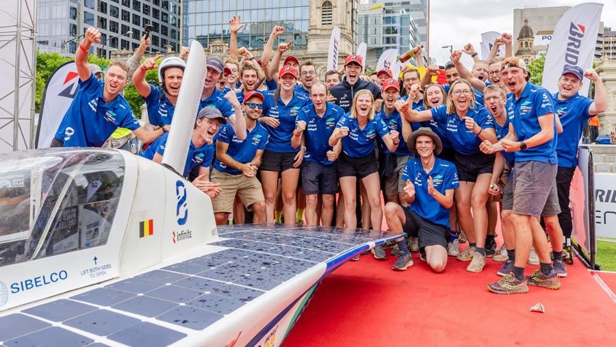 Les Belges remportent l'or lors du championnat du monde des voitures solaires