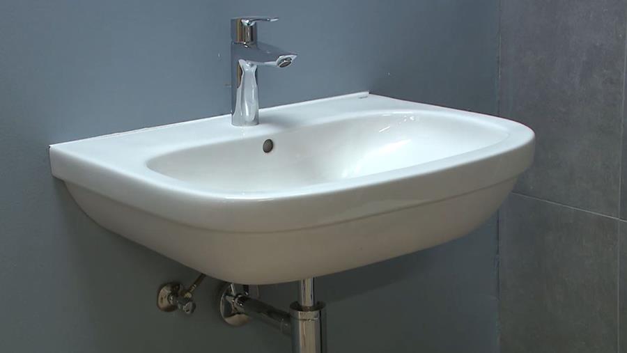 Comment installer un lavabo suspendu?