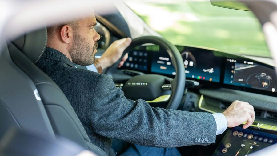 Belg blijft kritisch maar beweegt richting duurzamere mobiliteit