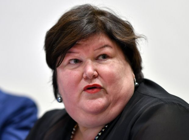 Minister De Block duikt op in reclamefilmpje van Belfius